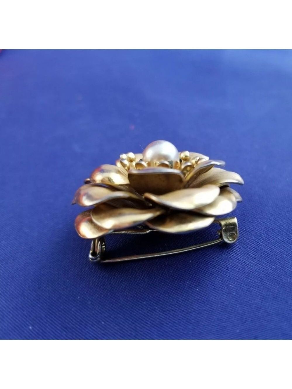 CORO VINTAGE WILD ROSE BROOCH/PIN WITH PEARL CENTER EUC - Picture 7 of 10
